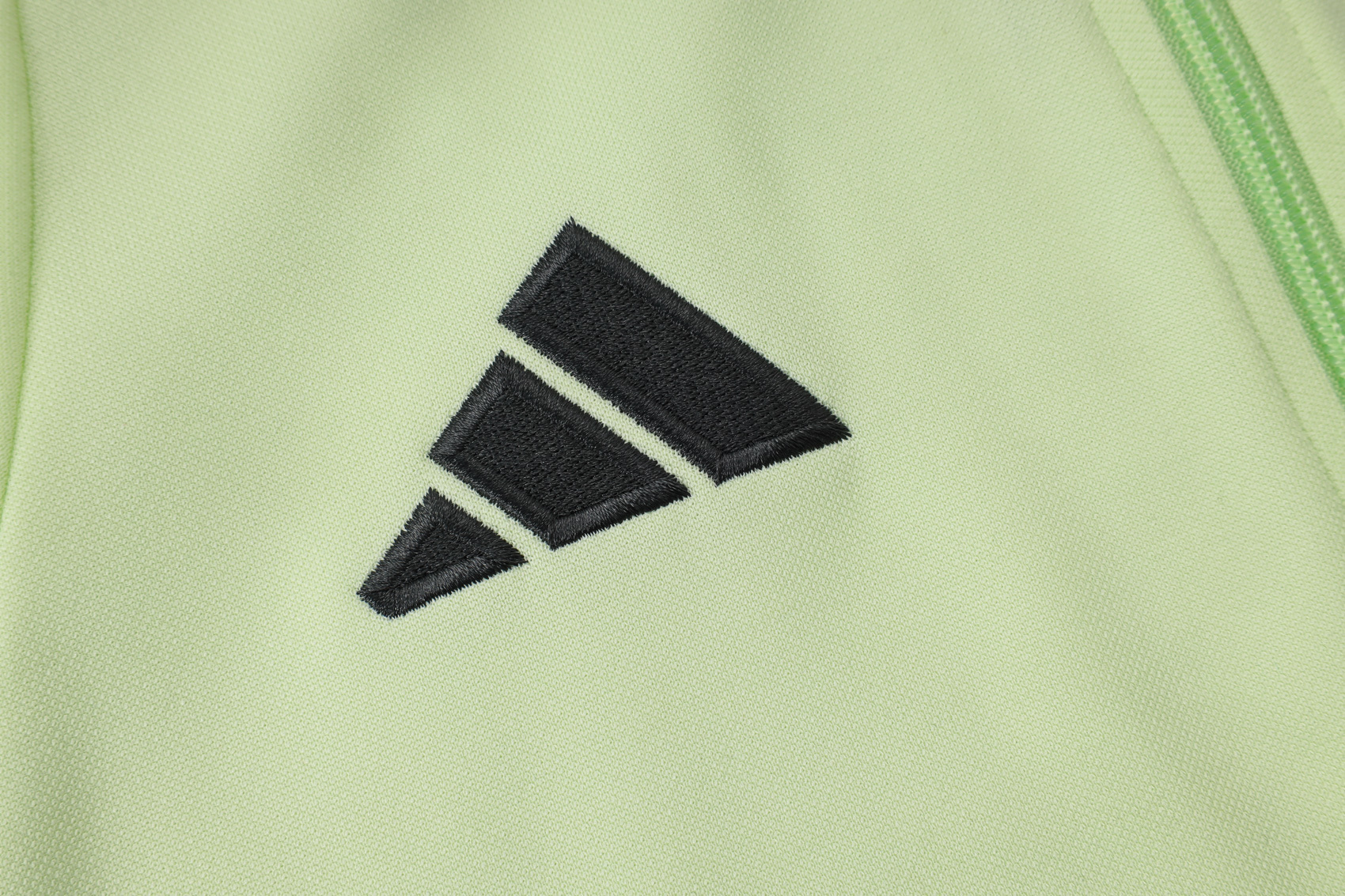 Real Madrid Chandal 2026 miniatura 4